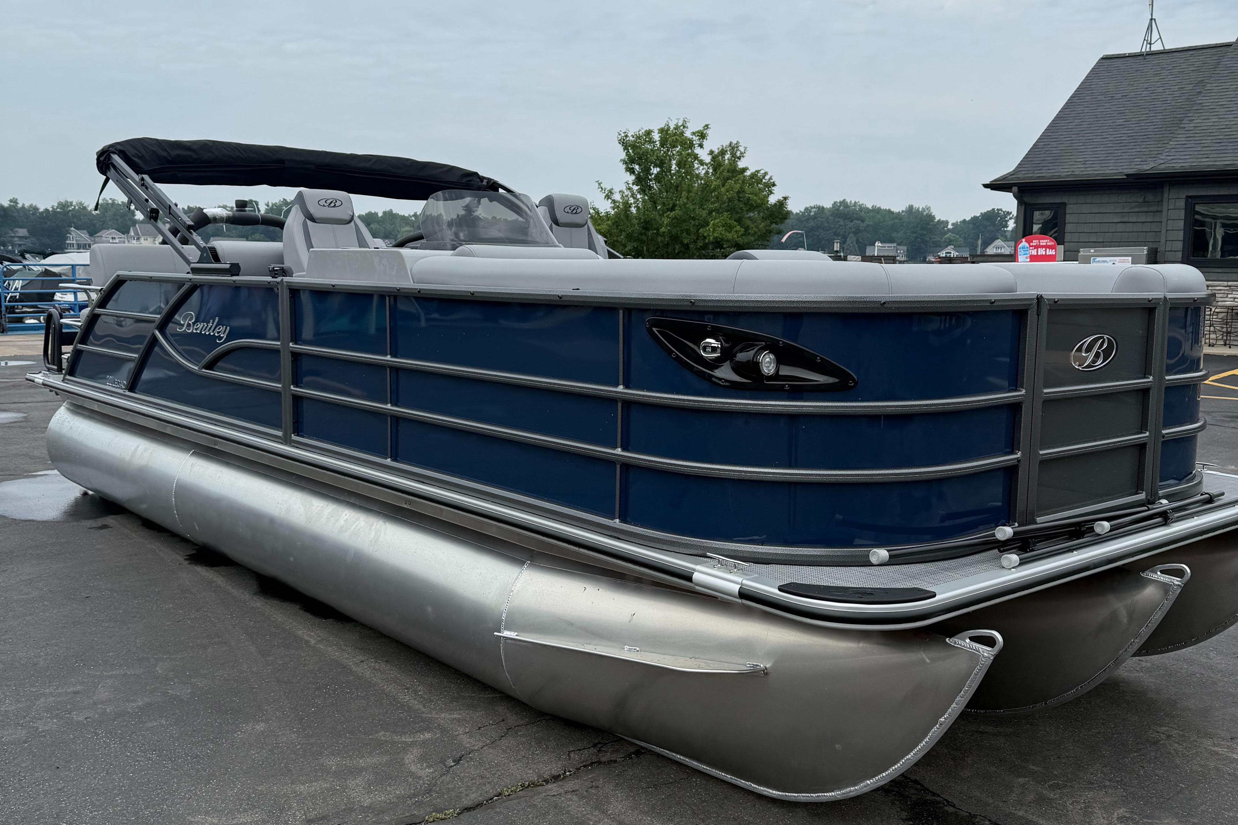 2026 Bentley Pontoons 223 Quad Swingback
