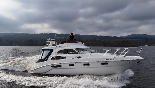 Sealine F37