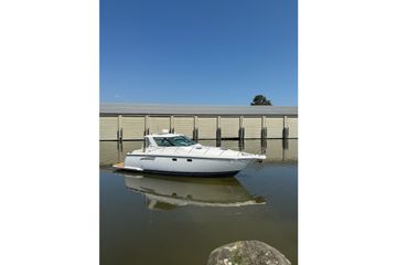 2005 Tiara Yachts 3600 Sovran