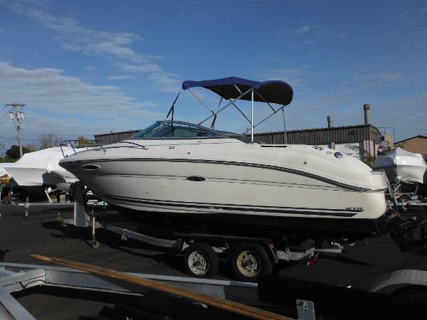 2004 Sea Ray 215 Weekender