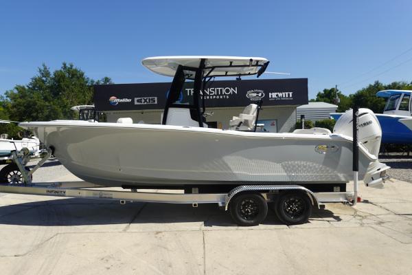 2025 Sea Hunt 245 SE