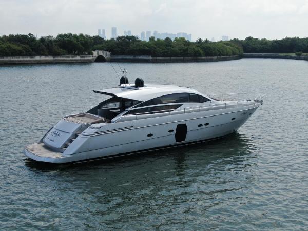 2014 Pershing 64
