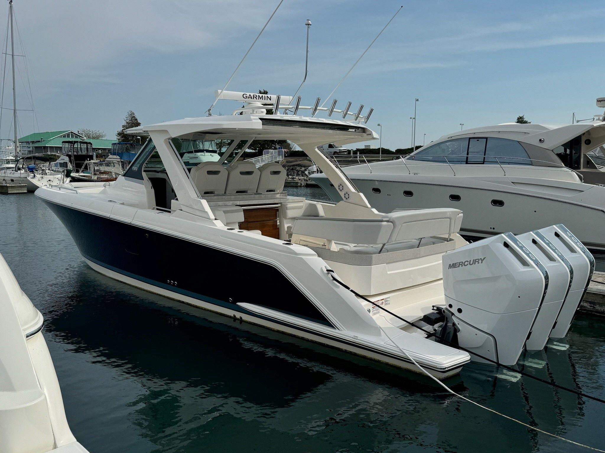 2025 Tiara Yachts 38 LS