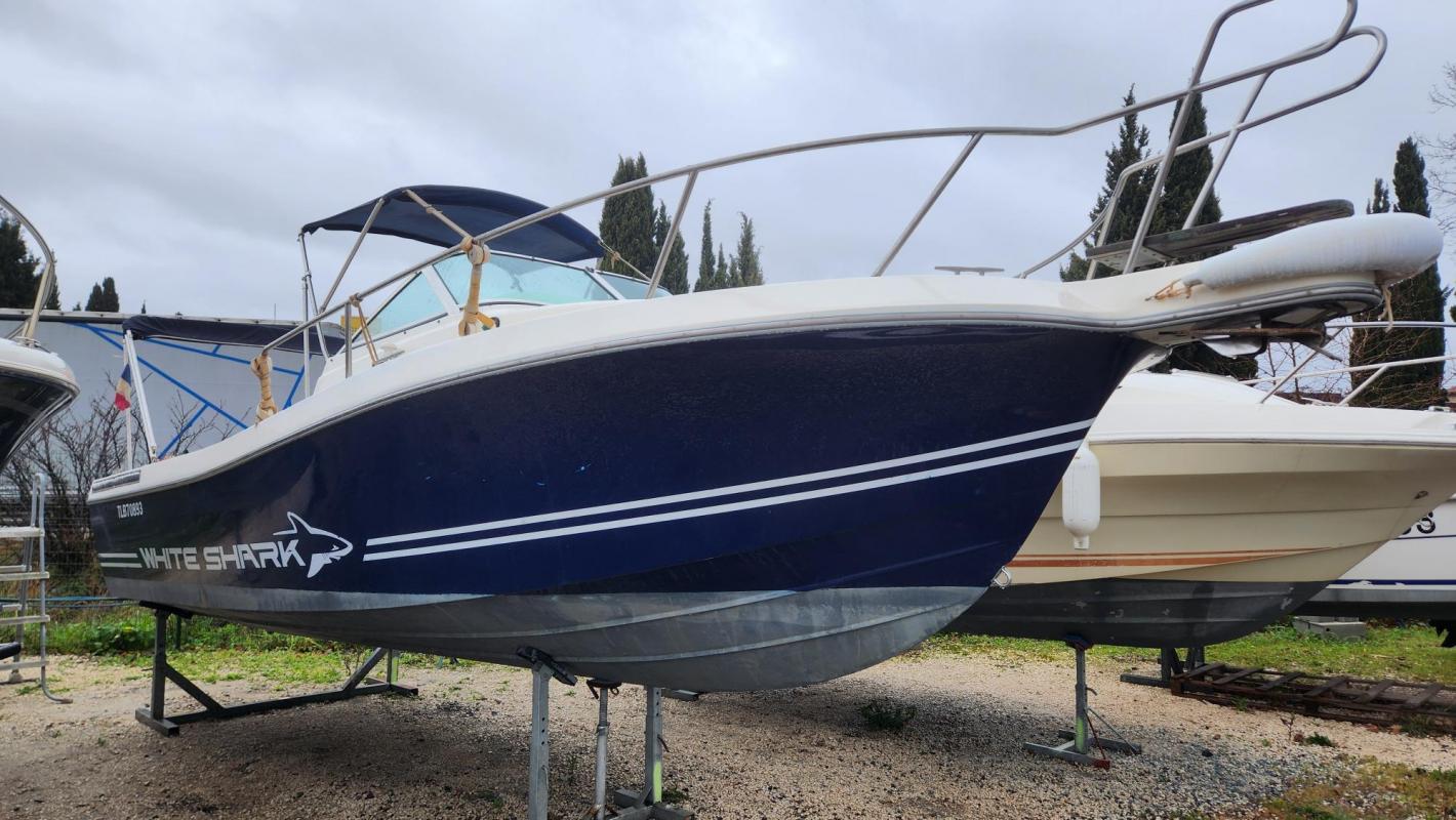2002 White Shark 237