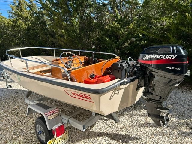 1995 Boston Whaler 13