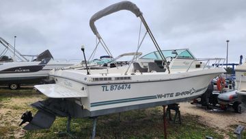 2002 White Shark 237