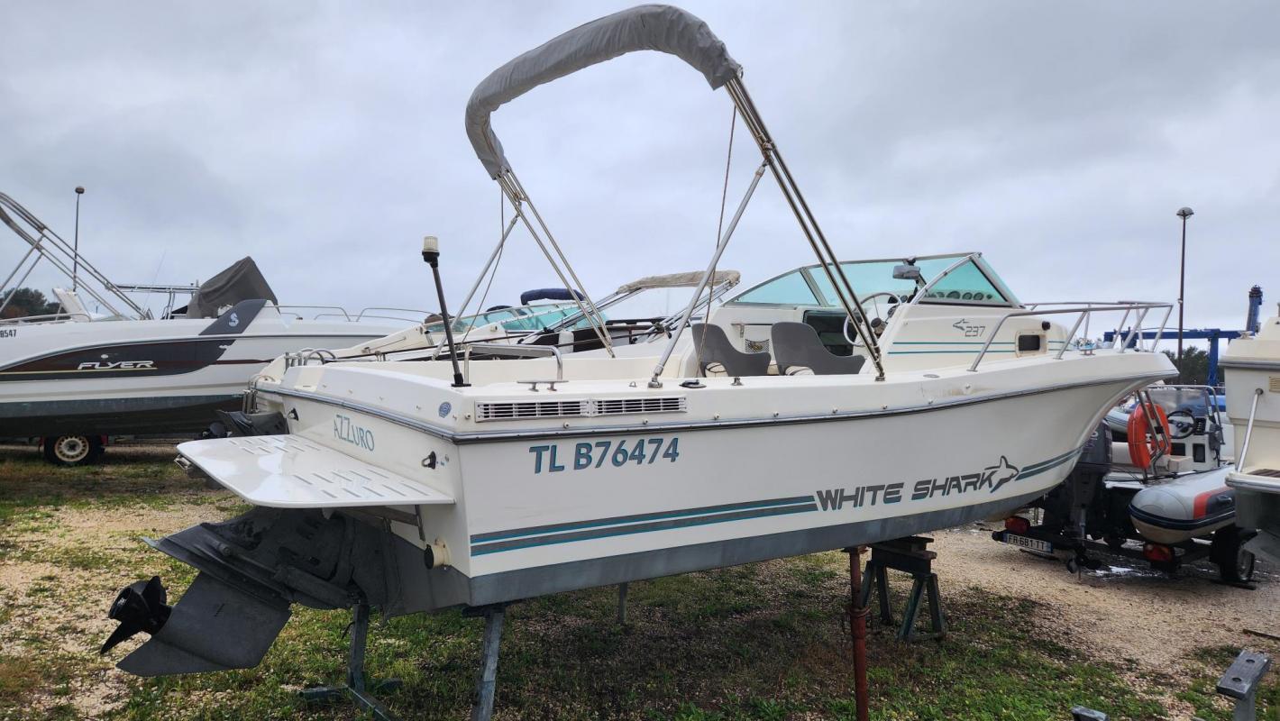2002 White Shark 237