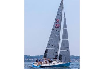 2007 Hallett 33