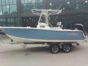 Mako 214 Center Console 2023 Mako 214 CC center console boat on a trailer.