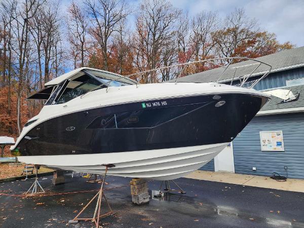 2023 Sea Ray 320 DA Sundancer