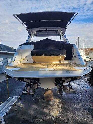 2023 Sea Ray 320 DA Sundancer