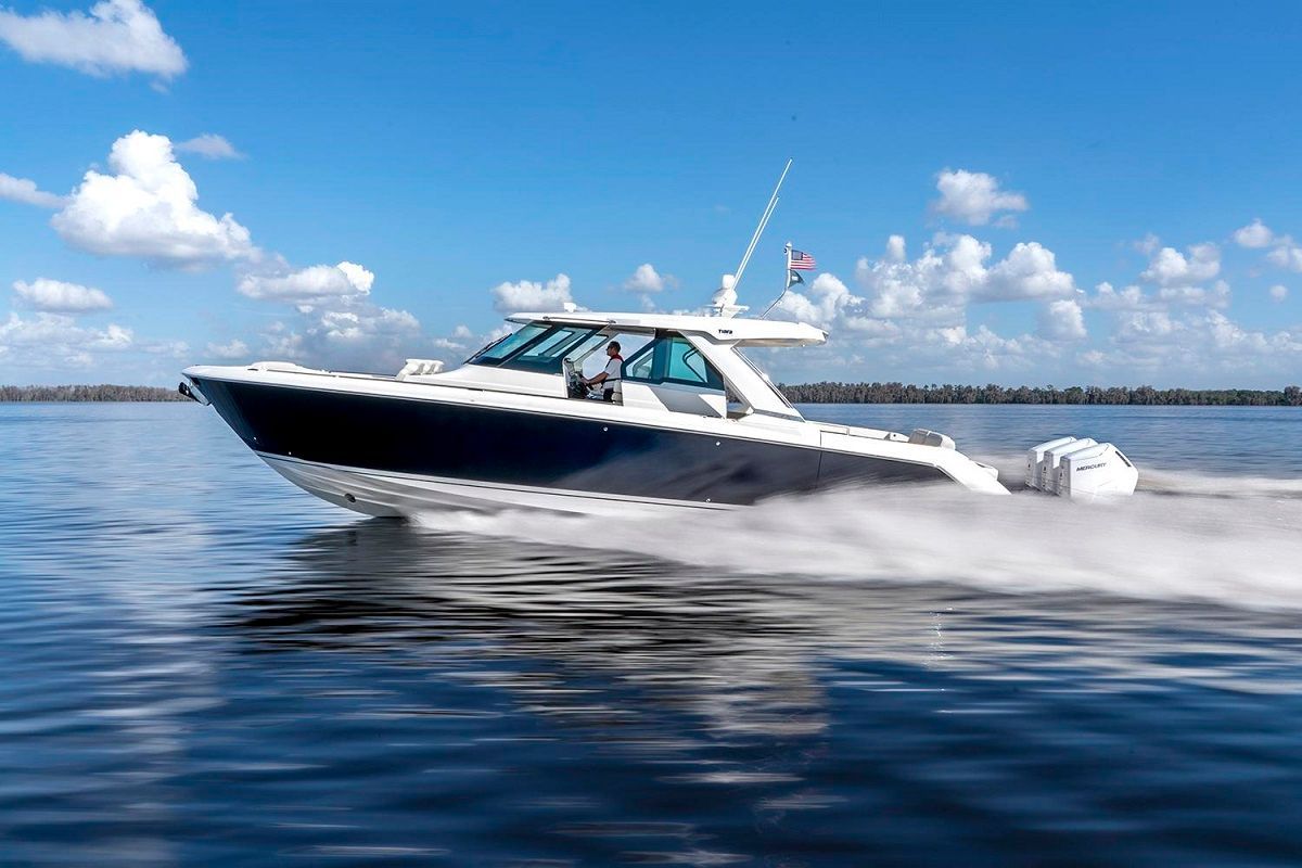 2026 Tiara Yachts 48 LS