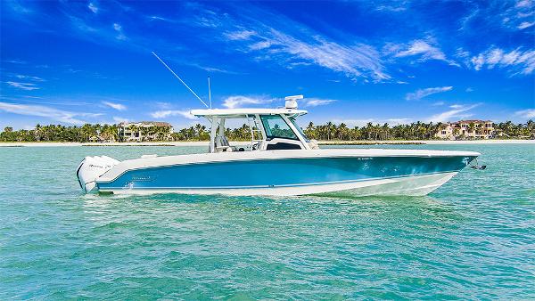 Boston Whaler 380 Outrage Stbd profile