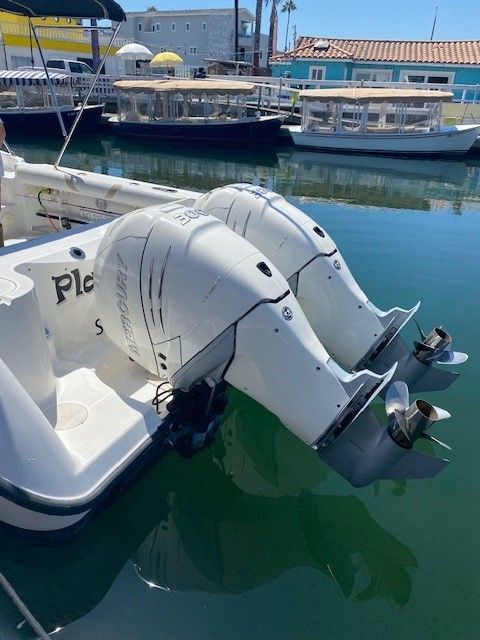 2006 Boston Whaler 305 Conquest