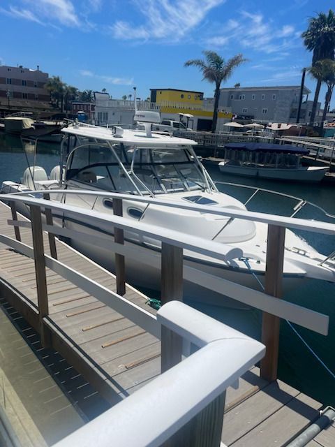 2006 Boston Whaler 305 Conquest