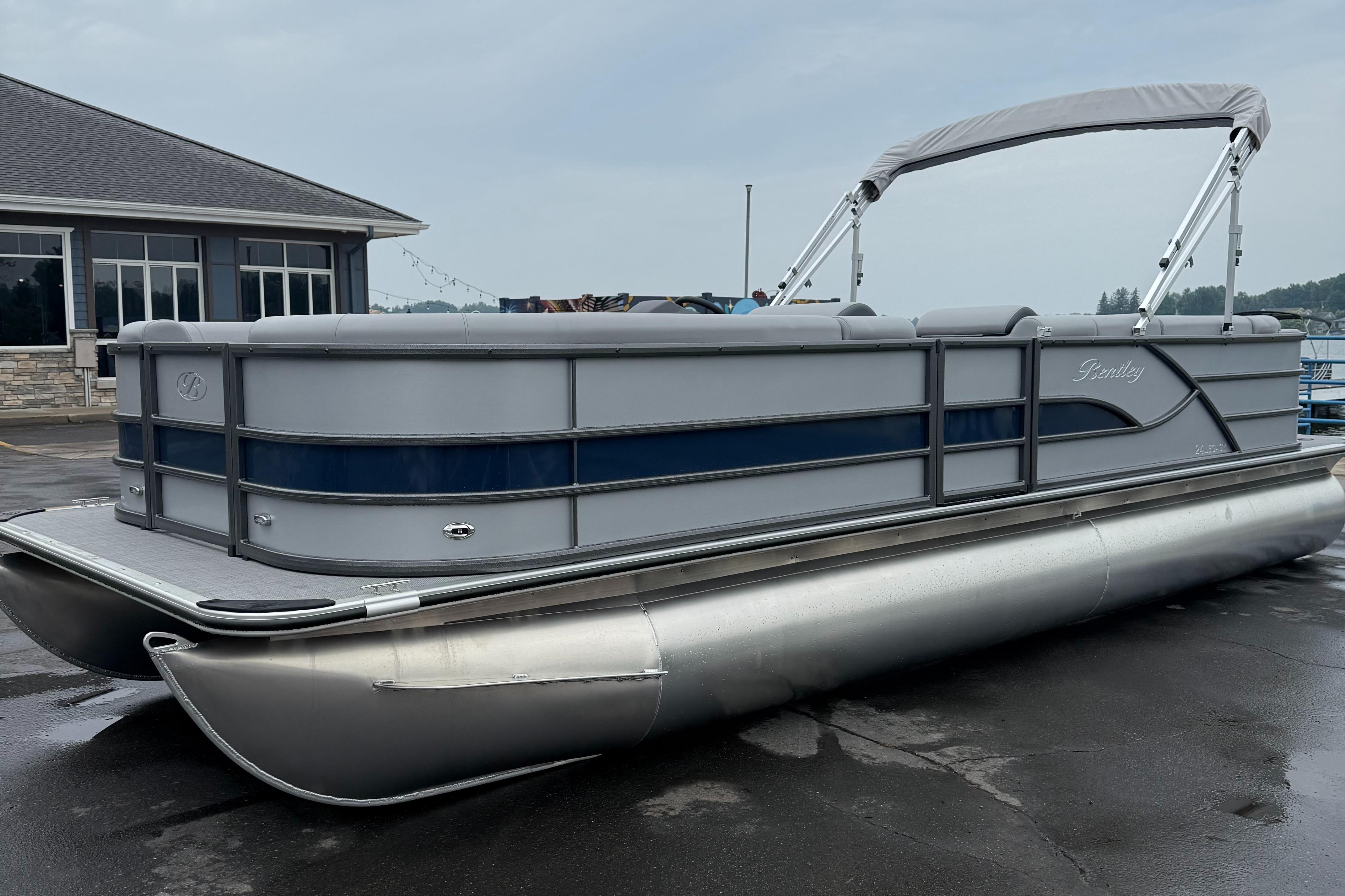 2026 Bentley Pontoons Legacy 240 Cruise XL