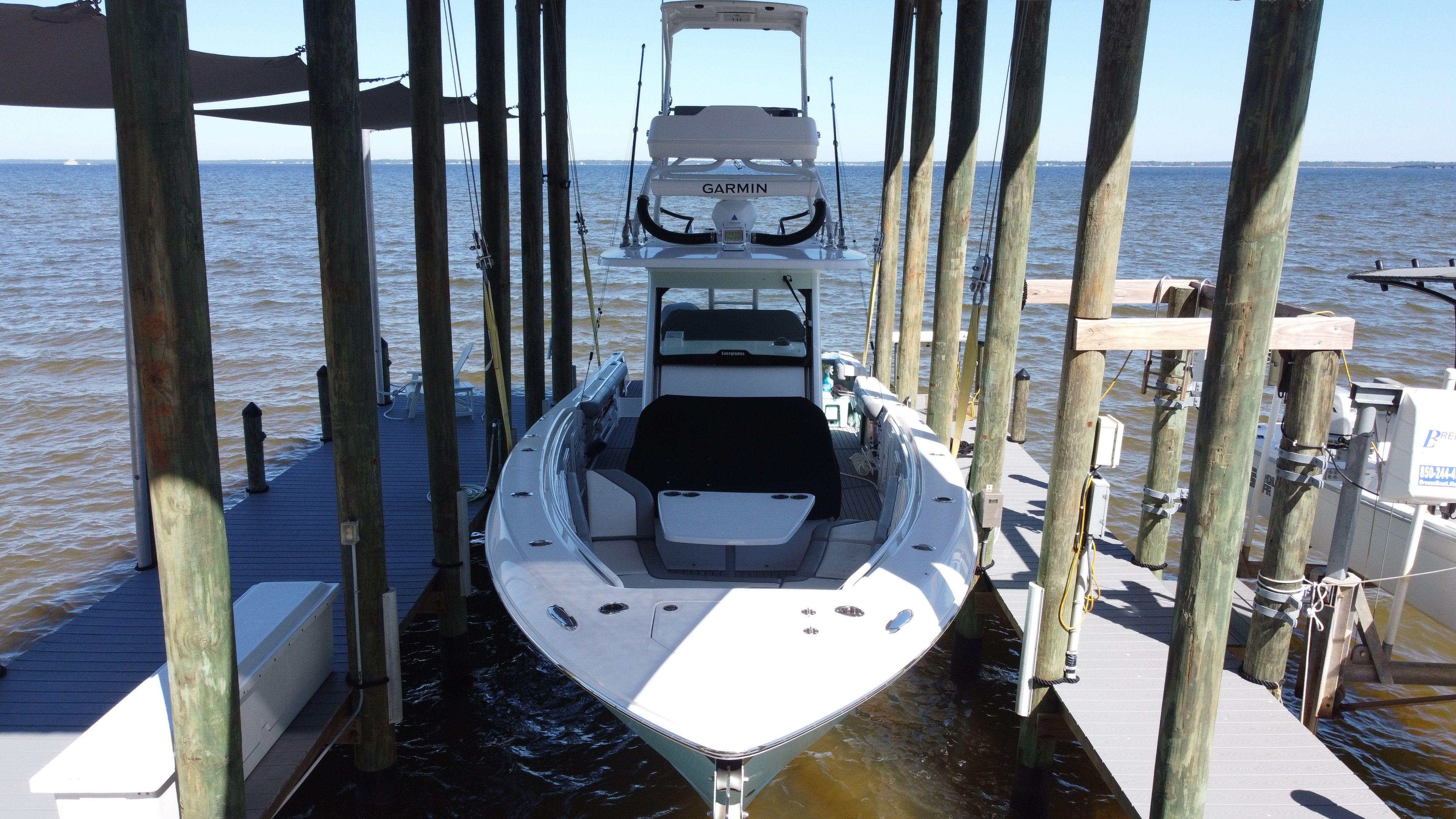 2023 Everglades 365 CC