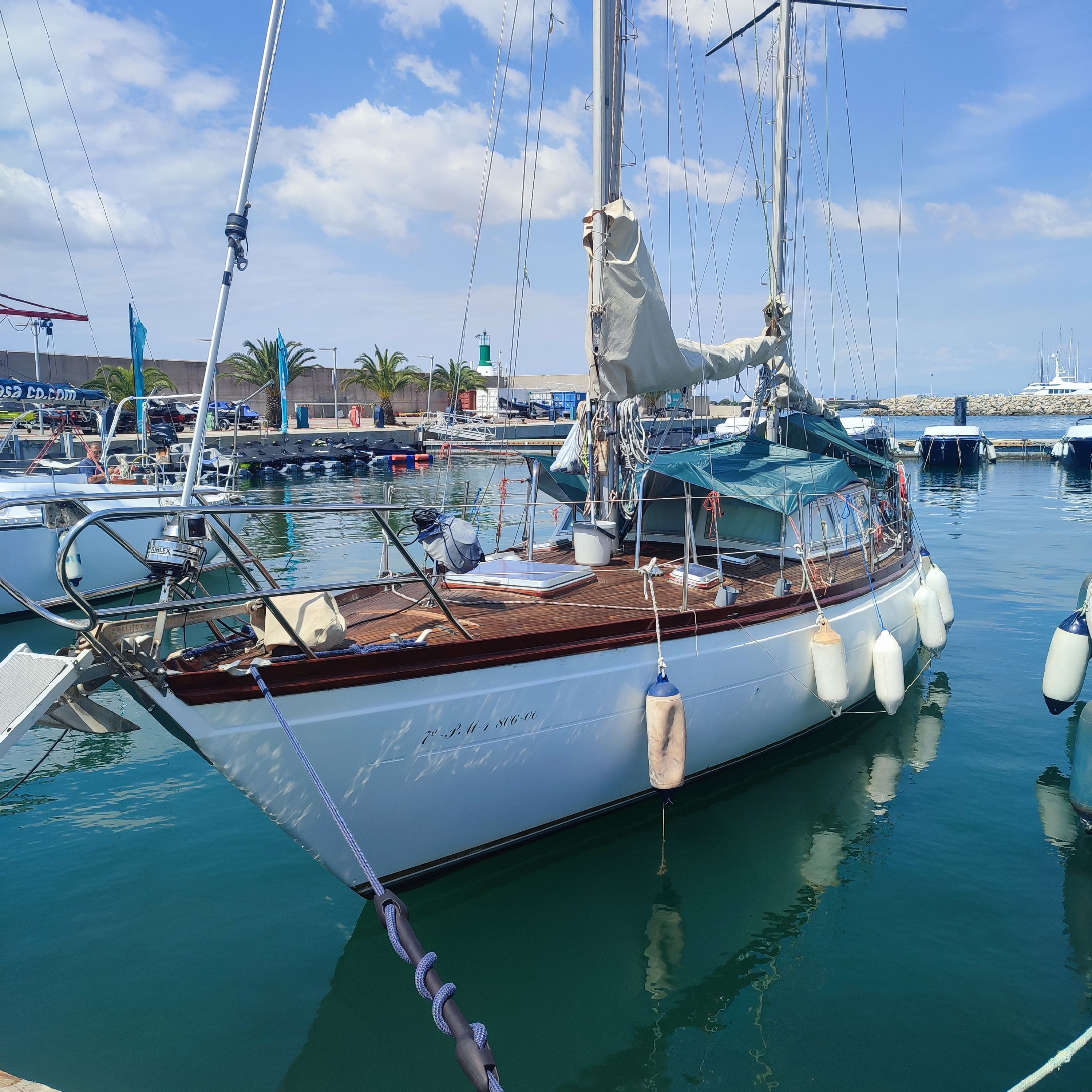 1981 Chassiron 38 Deck House