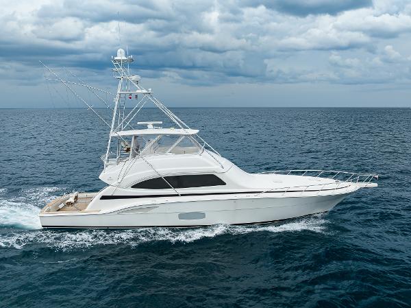 2014 Bertram 700