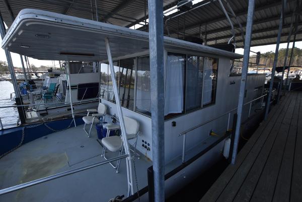 1972 River Queen 38 Houseboat
