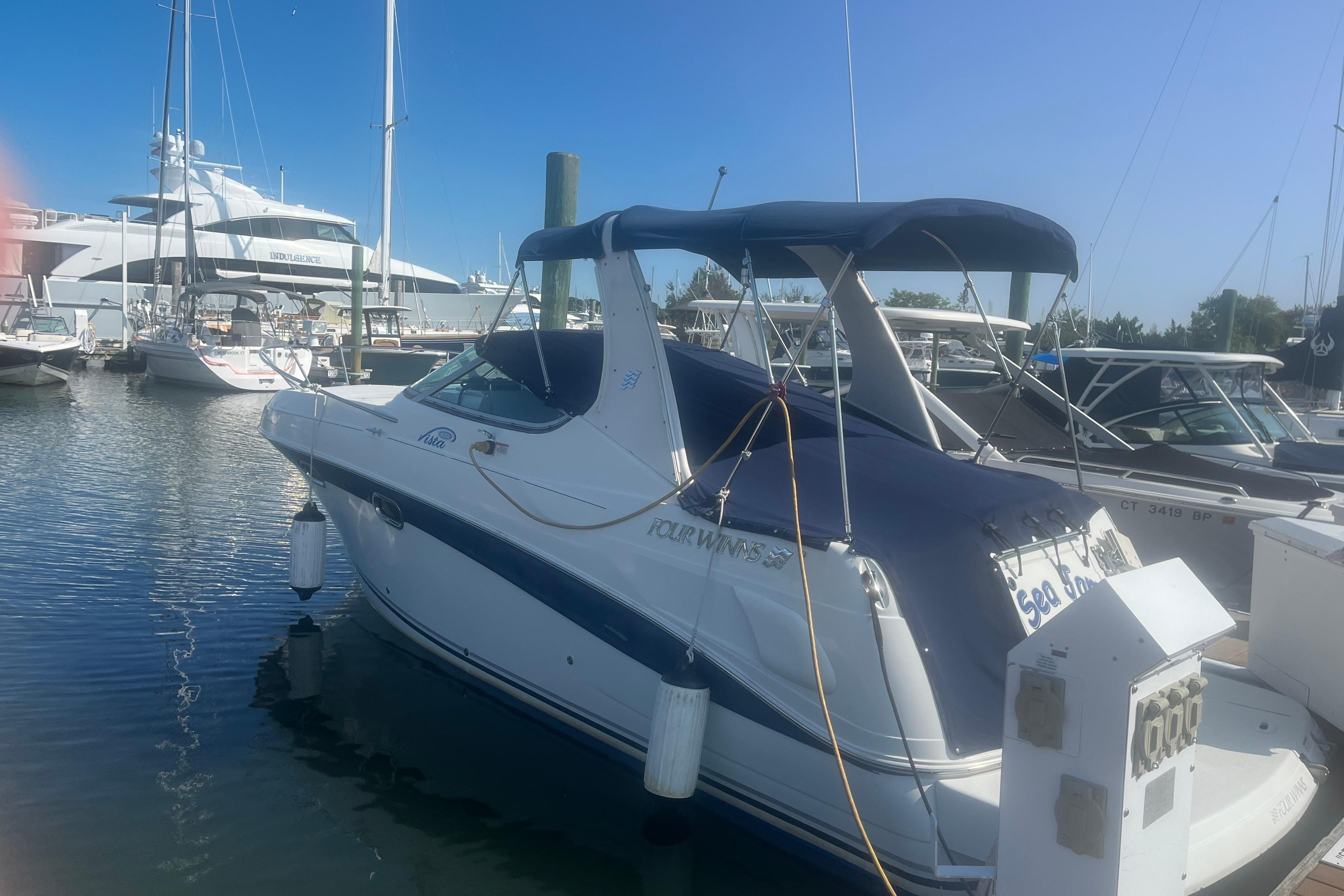 2004 Four Winns 268 Vista