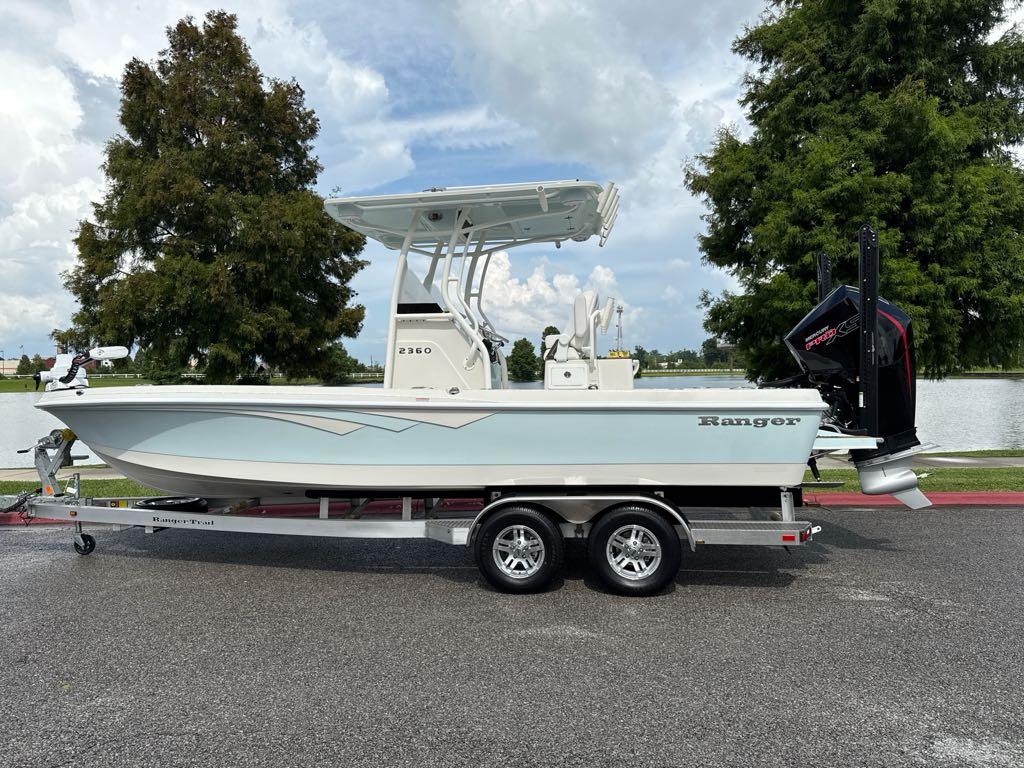 2025 Ranger 2360 Bay
