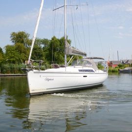 2010 Beneteau Oceanis 37