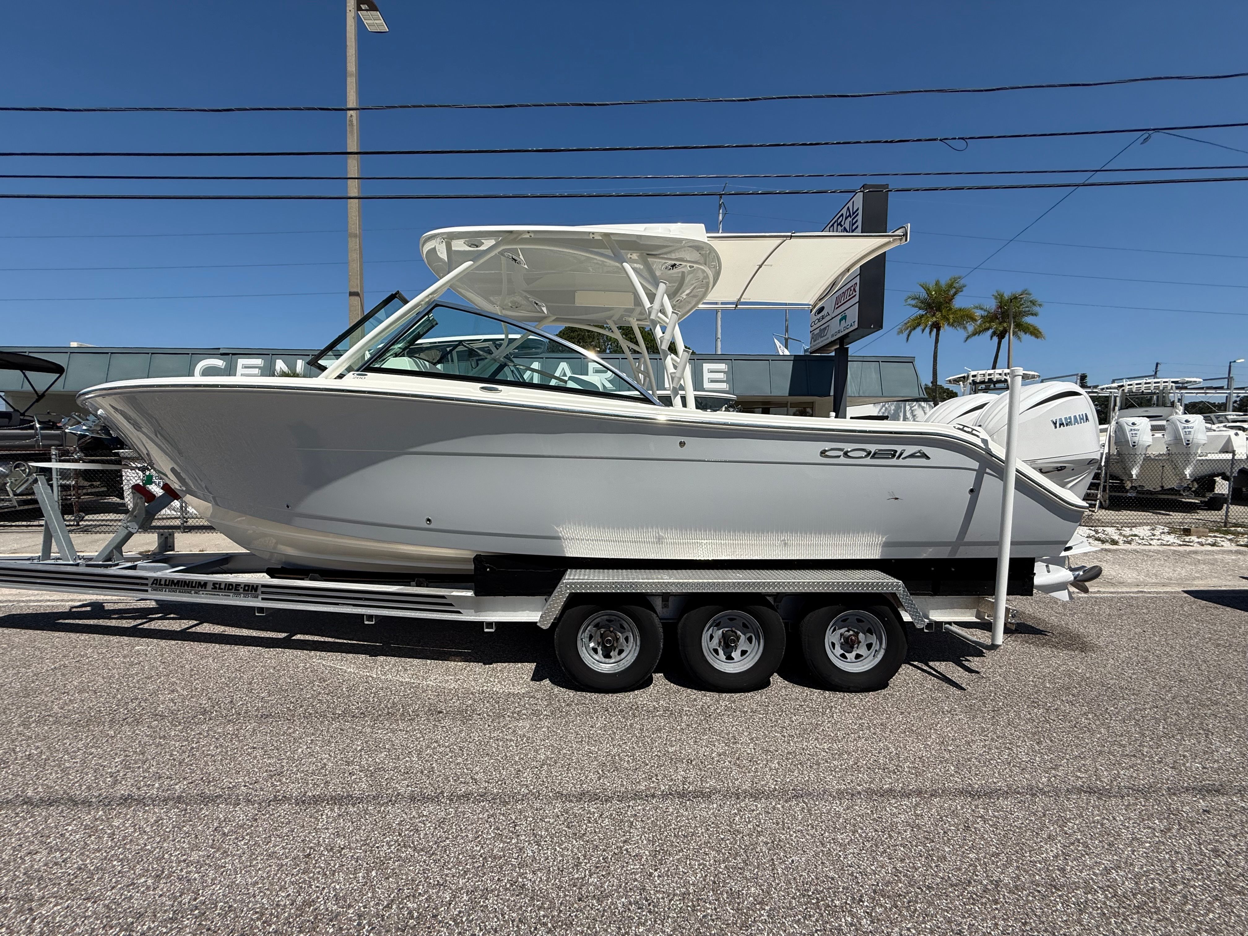 2025 Cobia 280 Dual Console