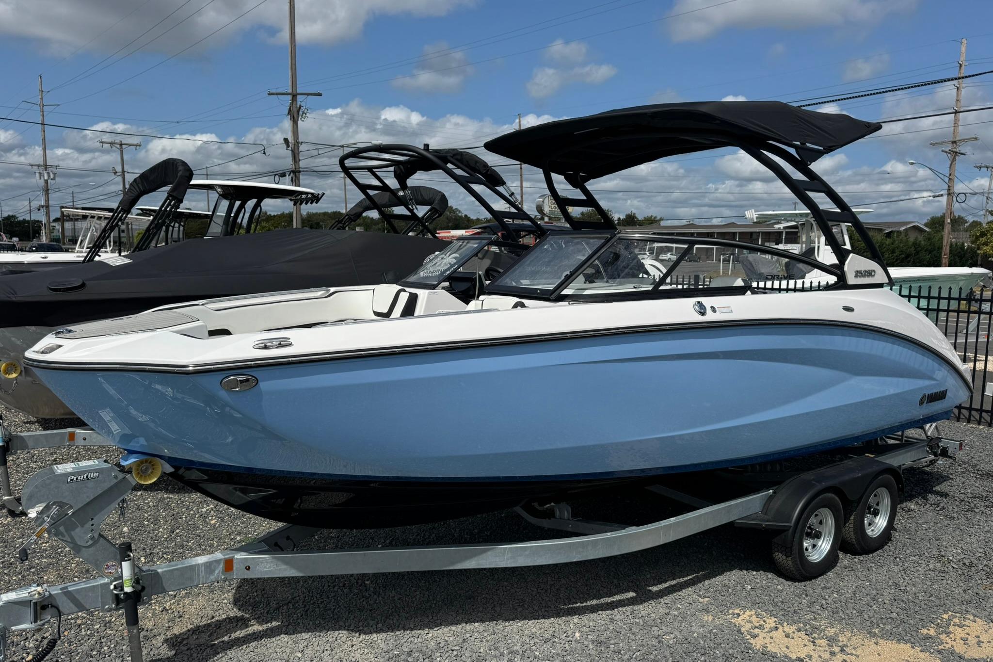 2026 Yamaha Boats 252SD