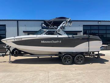 2021 MasterCraft X24