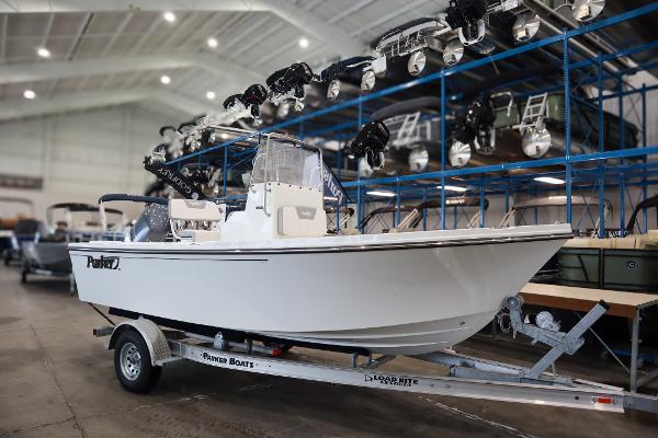 2025 Parker 18SE Center Console