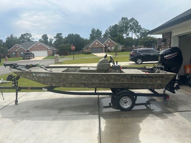 2023 Tracker Grizzly 1648 SC