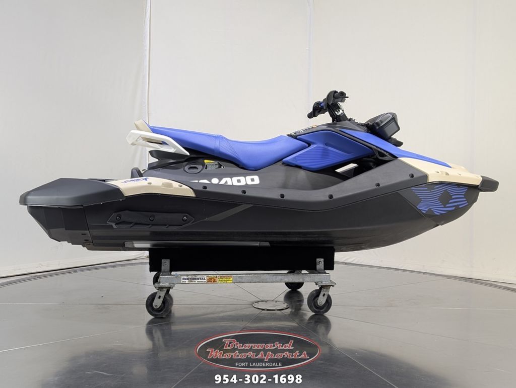 2025 Sea-Doo Spark™ Trixx for 3 Rotax® 900 ACE™ - 90