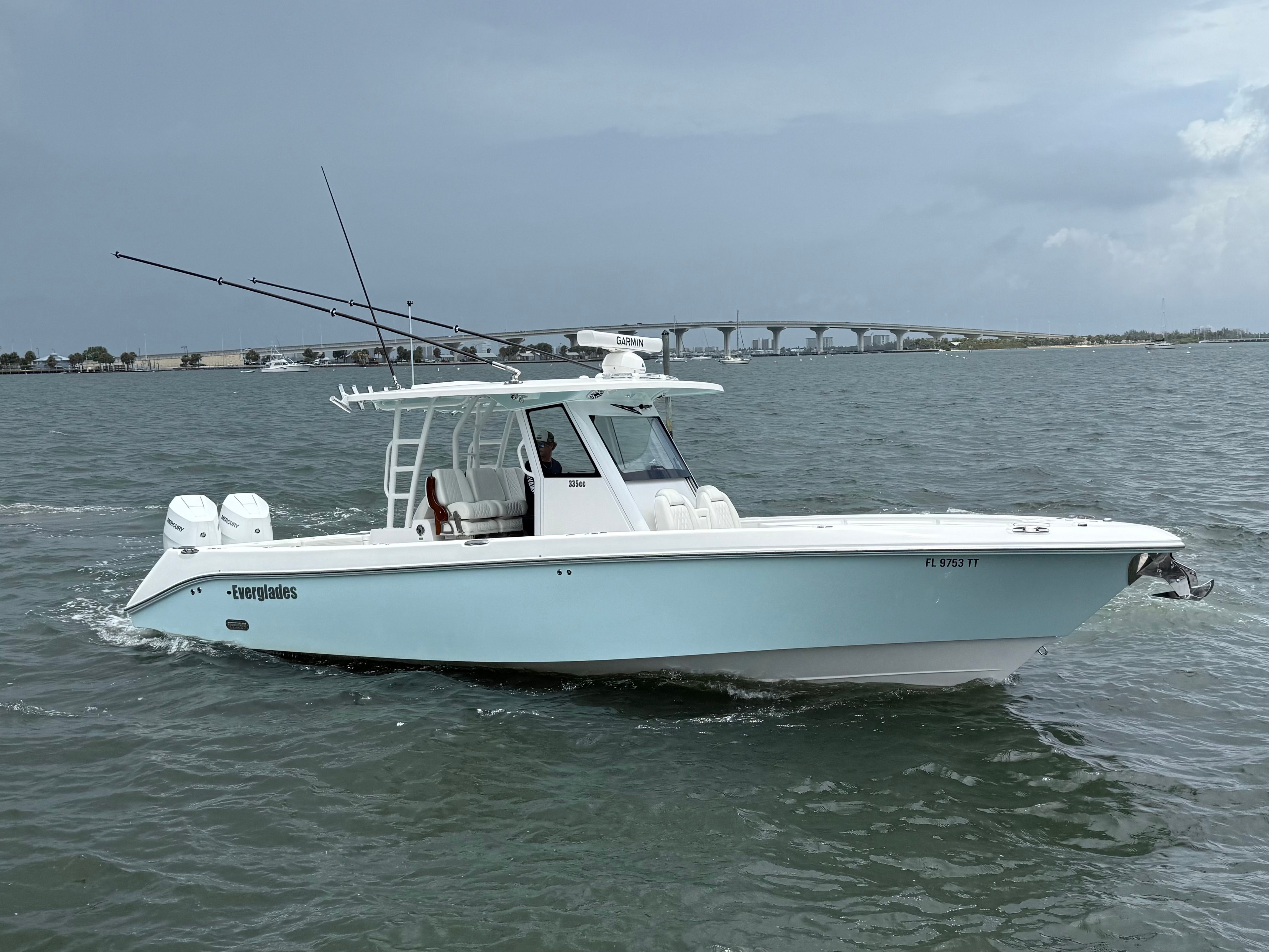 2024 Everglades 335 CC
