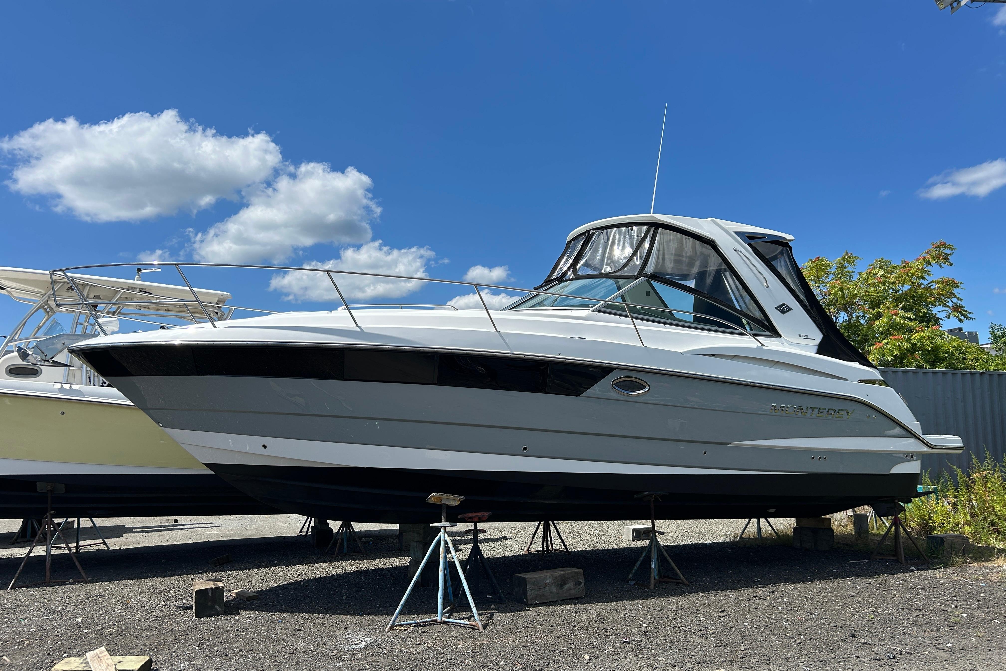2017 Monterey 355 Sport Yacht
