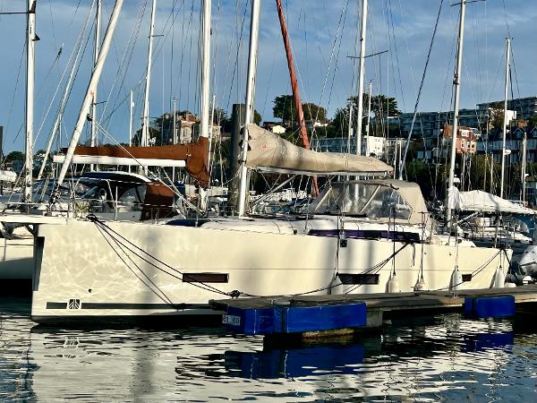 2021 Dufour 390