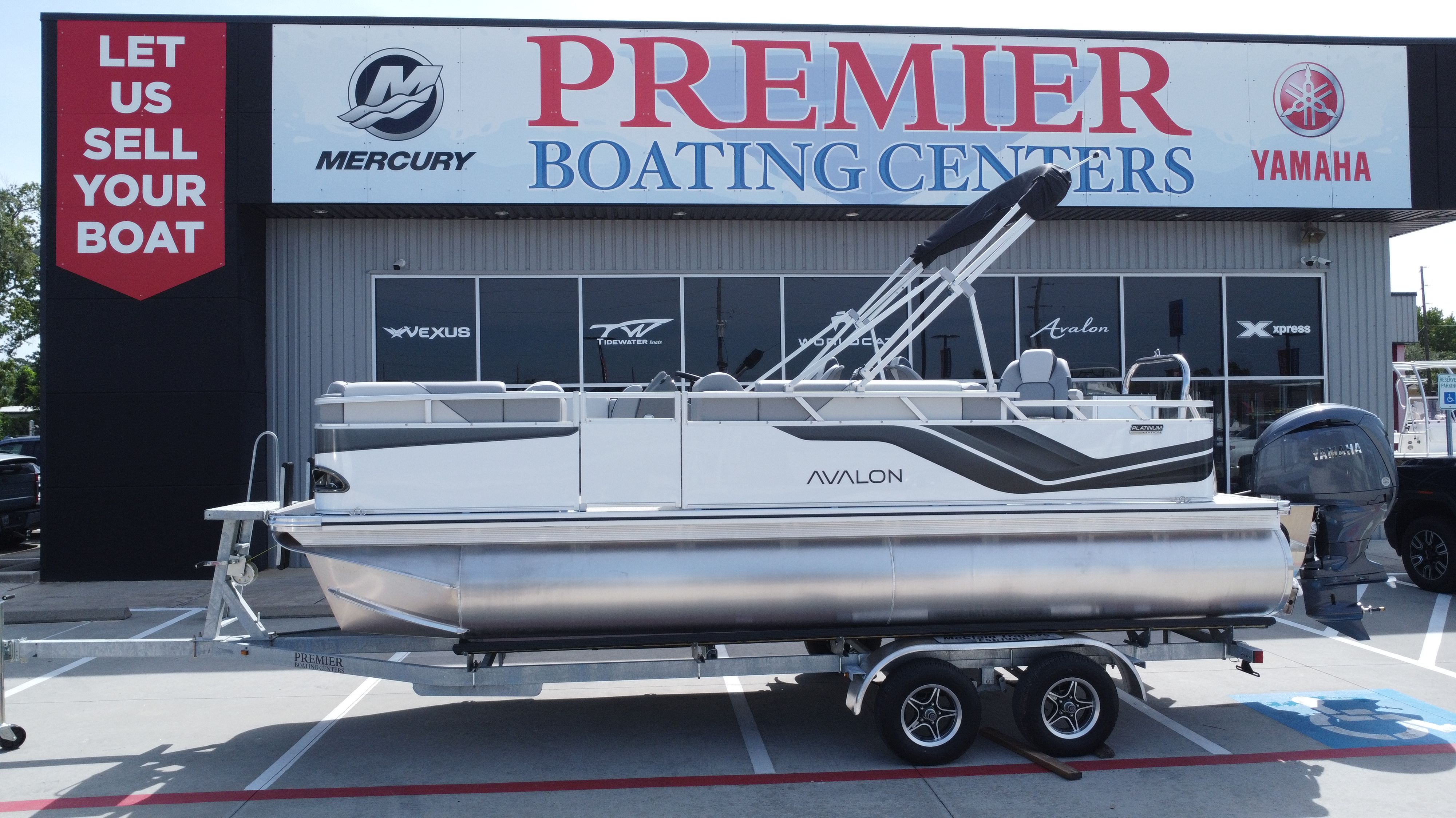 Avalon VNT RF21T 2025 Avalon VNT RF21T pontoon boat at Premier Boating Centers dealership.