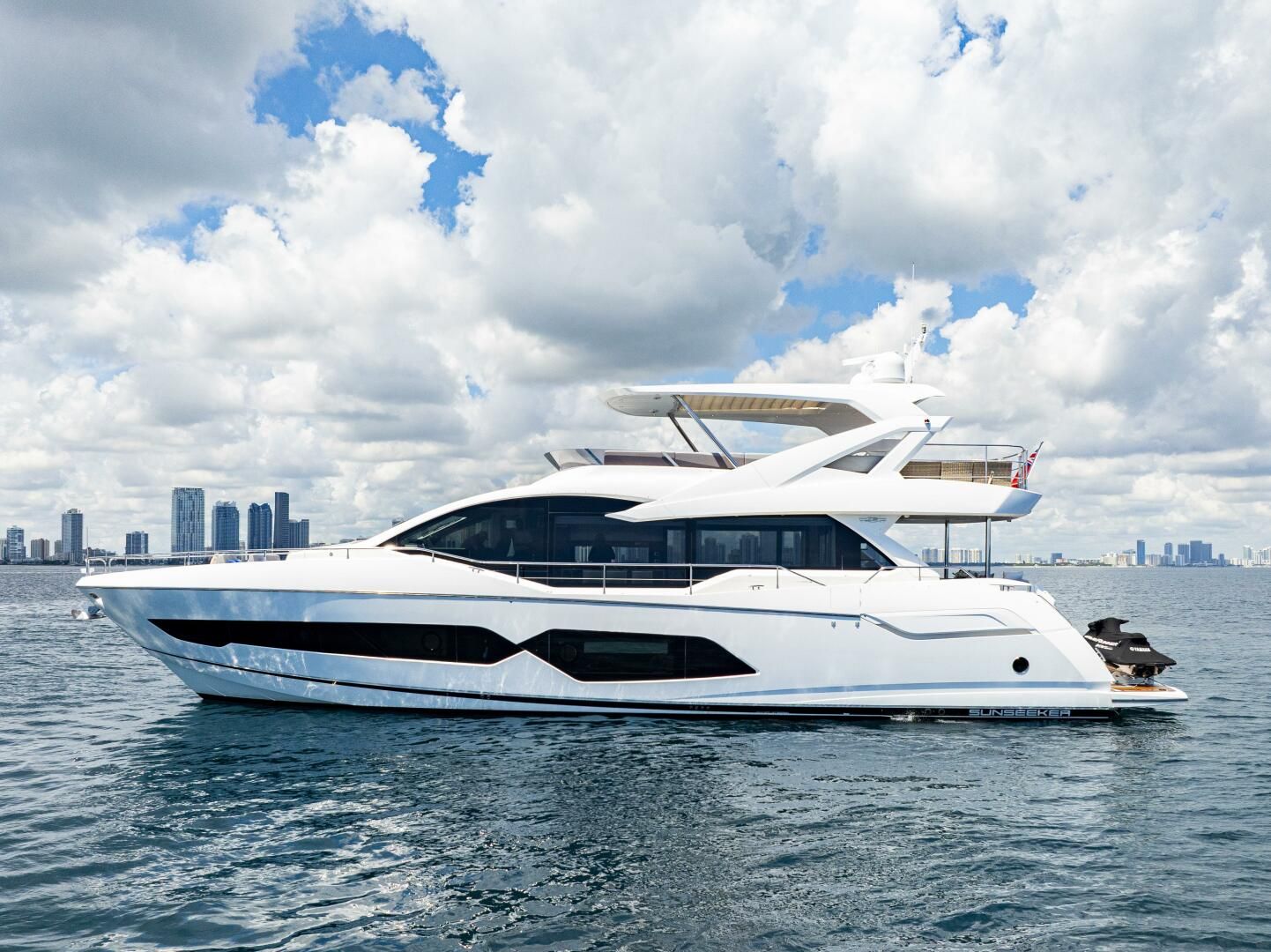 2021 Sunseeker 76 Yacht