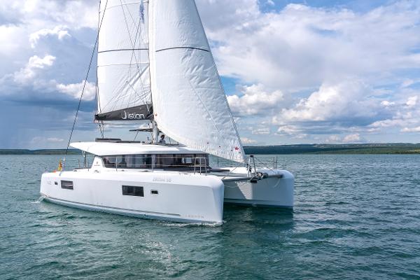 Lagoon 42