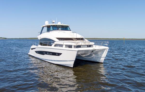 2022 Aquila 54 Yacht