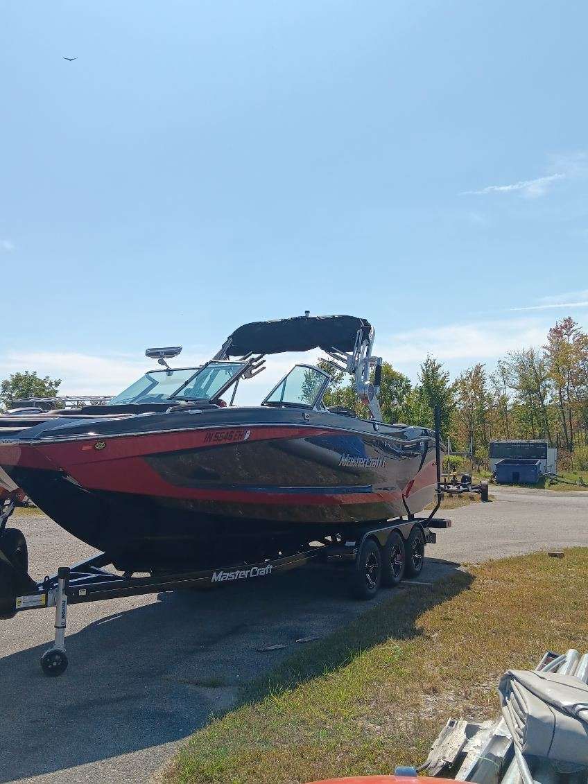 2021 MasterCraft X26