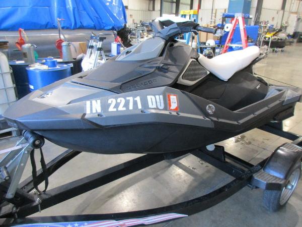 Sea-Doo Spark 3up ROTAX® 900 H.O. ACE™ iBR® Convenience Package