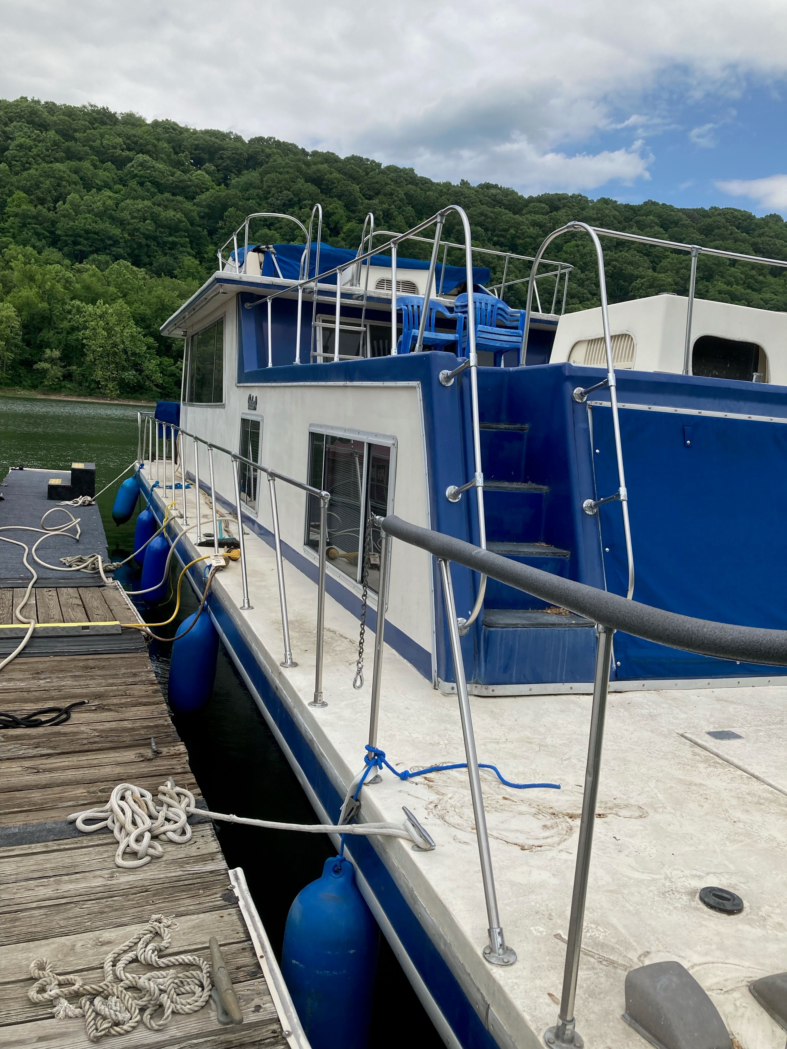 1981 Carl Craft Houseboat 45 feet