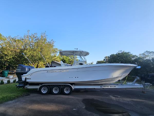2004 Hydra-Sports 33 Vector