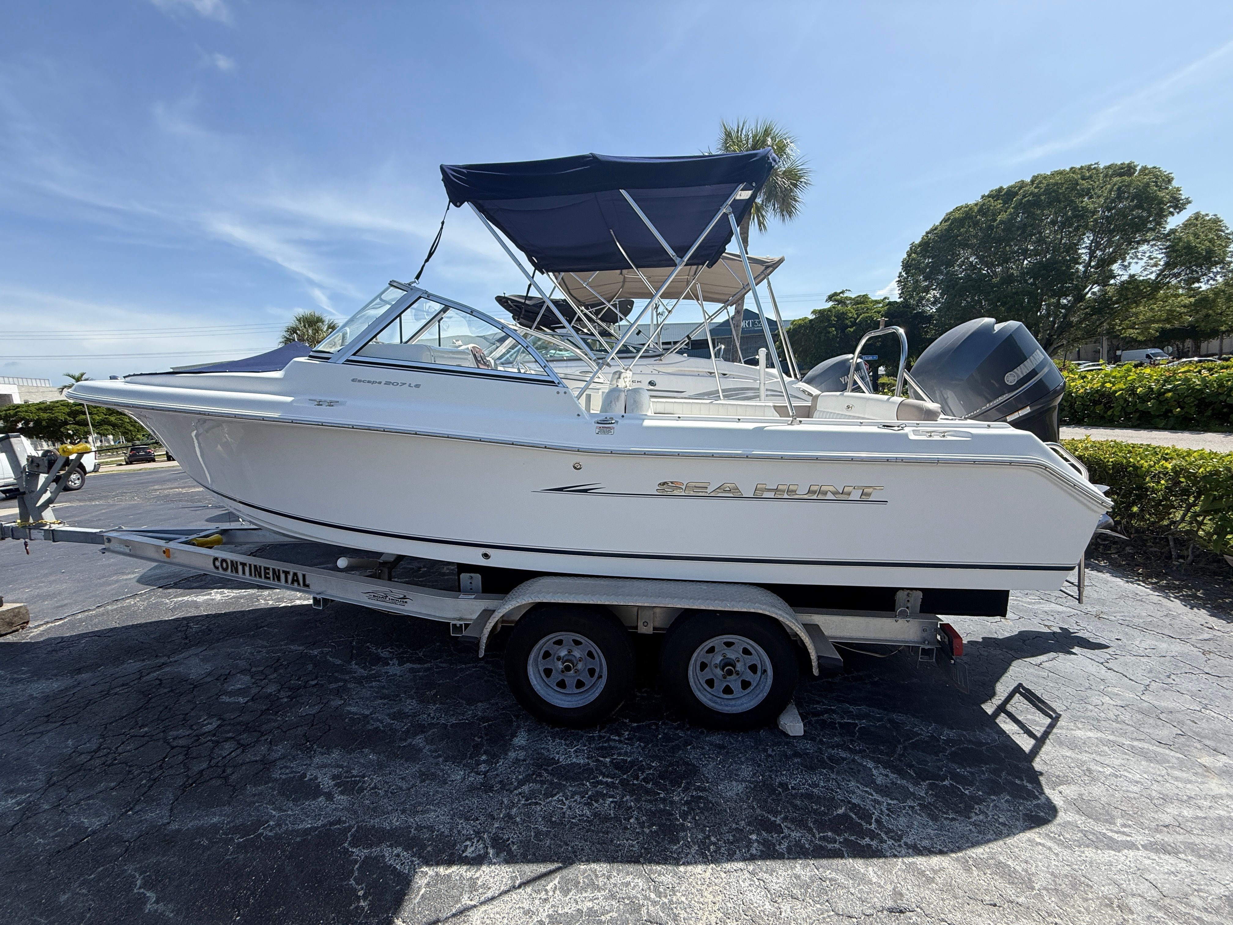 2012 Sea Hunt 207 ESCAPE LS