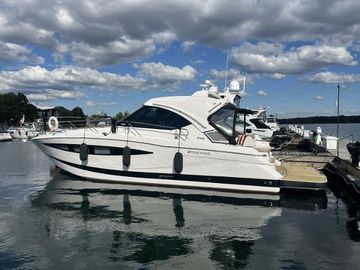 2014 Four Winns V435