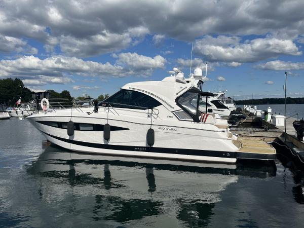 2014 Four Winns V435