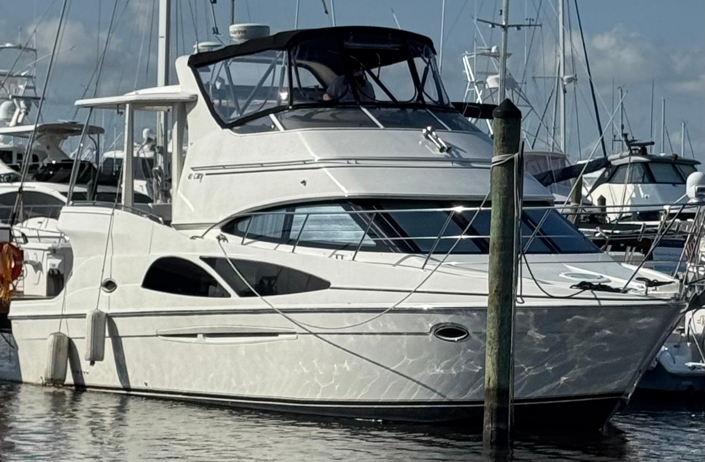 2005 Carver 41 Cockpit Motor Yacht