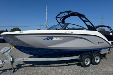 2026 Yamaha Boats AR220