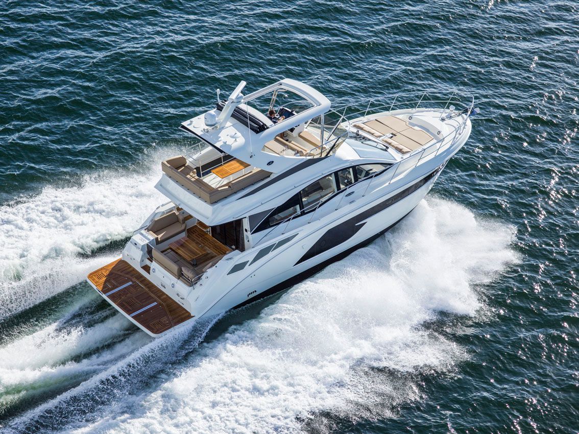 2018 Sea Ray 520 fly